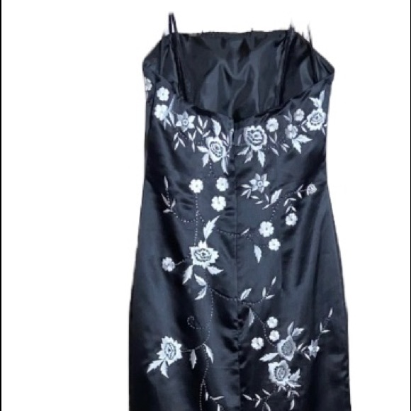 Faviana 7/8 black satin strapless full length dress, embroidery, beading & train - Picture 13 of 13